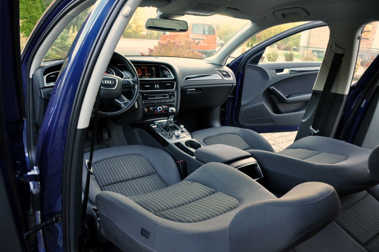 Audi A4 2.0TDI(177KM) Lift Radar ACC Navi MMI Welur El.Fotel 2xParktr. Alu17" zdjęcie 28