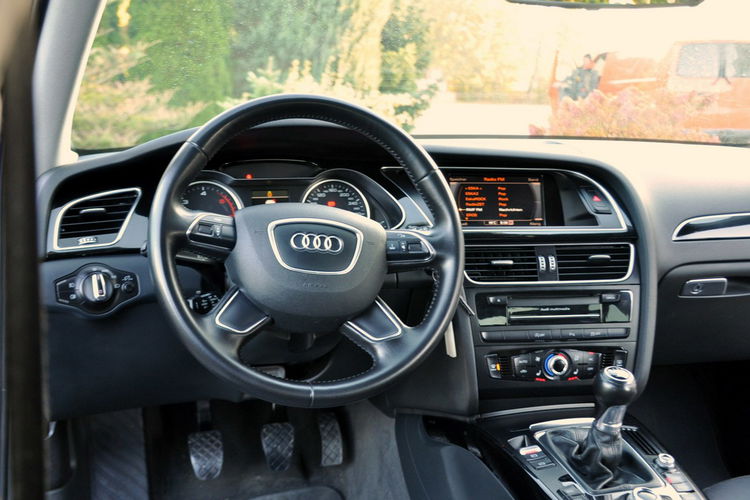 Audi A4 2.0TDI(177KM) Lift Radar ACC Navi MMI Welur El.Fotel 2xParktr. Alu17" zdjęcie 30