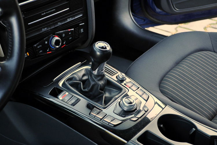 Audi A4 2.0TDI(177KM) Lift Radar ACC Navi MMI Welur El.Fotel 2xParktr. Alu17" zdjęcie 35