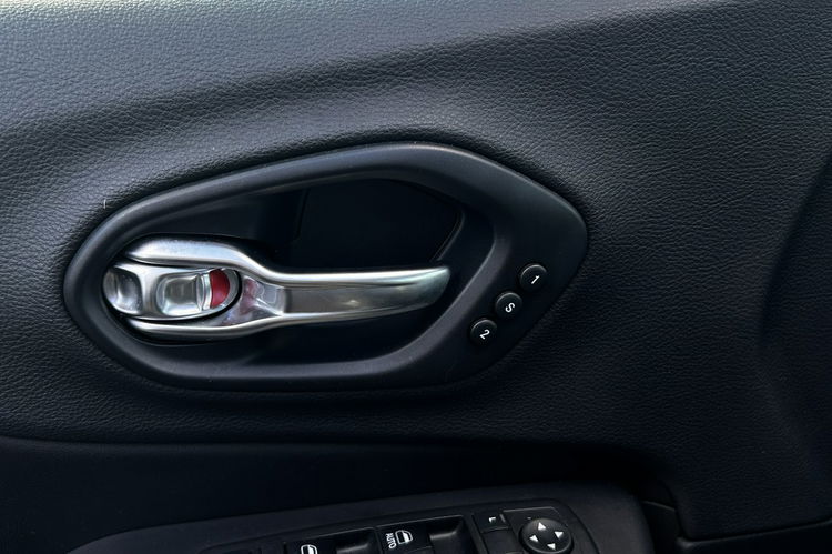 Jeep Cherokee Limited 3.2 272KM 4x4 Automat - Raty Zamiana Gwarancja zdjęcie 16