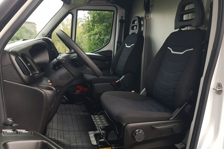 Iveco Daily KONTENER NISKOPODŁOGOWY 4.43x2.23x2.42 SKLEP BAR FOODTRUCK KAMPER AC zdjęcie 7