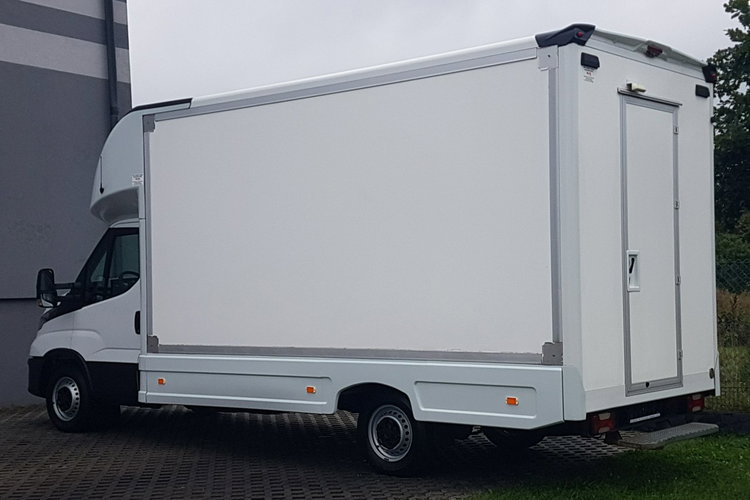 Iveco Daily KONTENER NISKOPODŁOGOWY 4.43x2.23x2.42 SKLEP BAR FOODTRUCK KAMPER AC zdjęcie 3