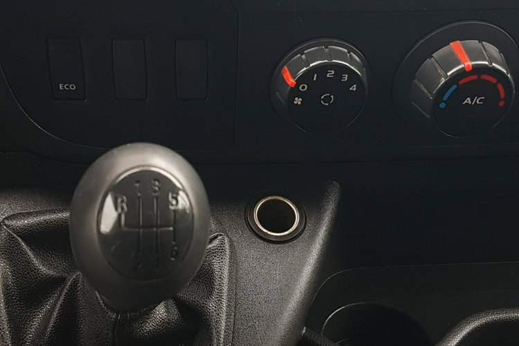 Renault Master KONTENER 8EP 4.21x2.23x2.22 KLIMA MANUAL KRAJOWY 6-BIEGÓW zdjęcie 36