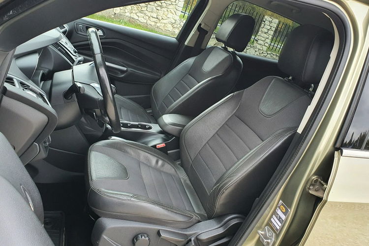 Ford Kuga 2.0 TDCi 140KM # 4x4 # Titanium # Bogate Wyposażenie # Super Stan zdjęcie 6