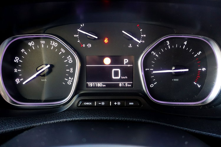 Citroen Jumpy Fv 23% Automat 2.0HDI 180KM Pełny Serwis Navi zdjęcie 15