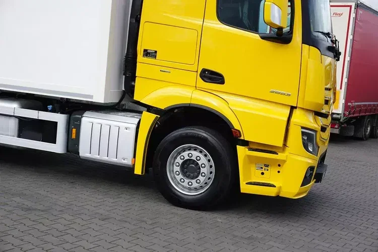 Mercedes ACTROS / 2853 / ACC / E 6 / MP 5 / CHŁODNIA + WINDA / 18 PALET / OŚ SKRĘTNA zdjęcie 34