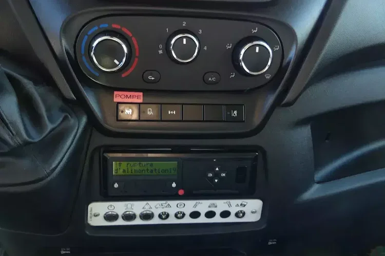 Iveco DAILY 72-180 / ZWYŻKA 17.4m / PODNOŚNIK KOSZOWY / zdjęcie 32