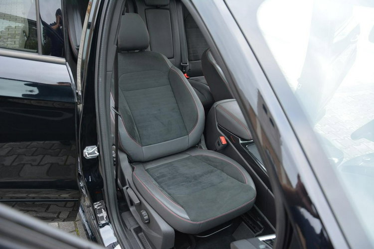 Ford Kuga AWD ST-Line Radar Acc BI-Xenon ledy Park Assist Skóry Panorama ASO zdjęcie 15