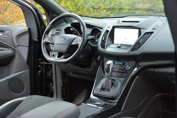 Ford Kuga AWD ST-Line Radar Acc BI-Xenon ledy Park Assist Skóry Panorama ASO zdjęcie 17