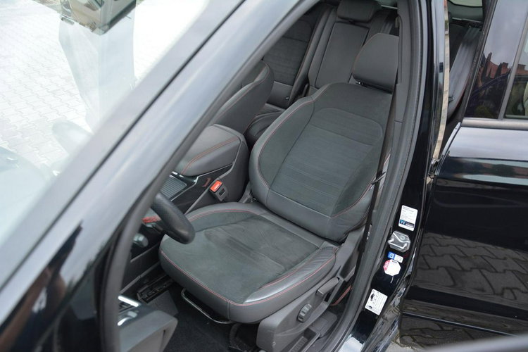 Ford Kuga AWD ST-Line Radar Acc BI-Xenon ledy Park Assist Skóry Panorama ASO zdjęcie 19