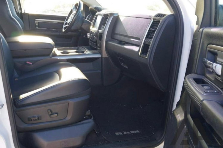 Dodge RAM RAM 2016 SPORT 5.7HEMI Kamera cofania Podgrz. fotele+kierownica zdjęcie 4