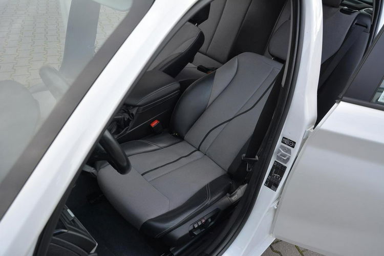 BMW 125 Duża Navi Android Auto CarPlay Bi-Xenon Ledy el. fotele Skóry Parktr. zdjęcie 19