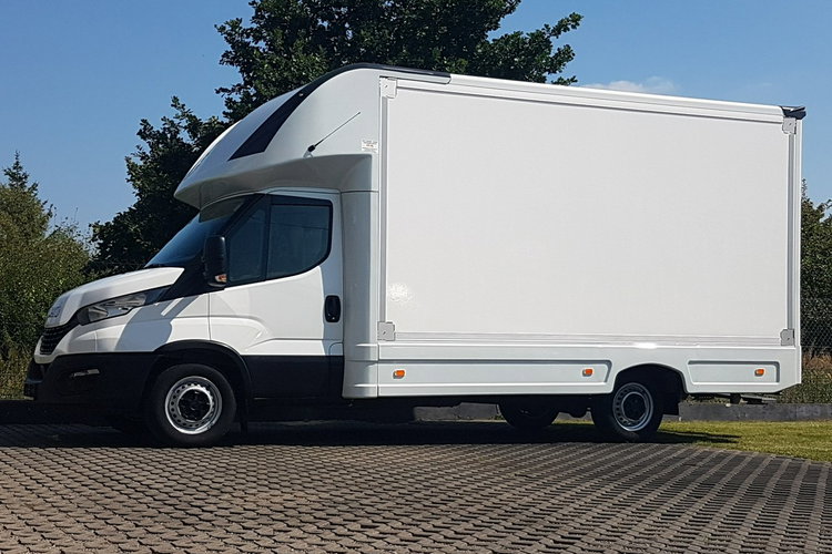 Iveco Daily KONTENER NISKOPODŁOGOWY 4.43x2.23x2.42 KAMPER SKLEP BAR FOODTRUCK AC zdjęcie 40