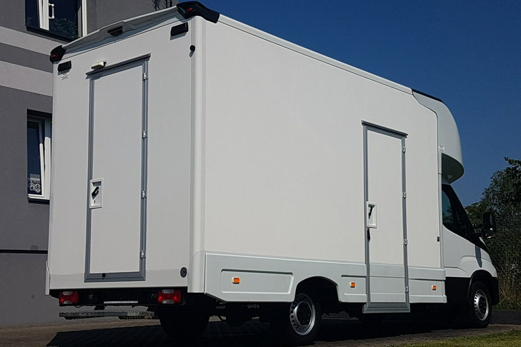Iveco Daily KONTENER NISKOPODŁOGOWY 4.43x2.23x2.42 SKLEP BAR FOODTRUCK KAMPER AC zdjęcie 29