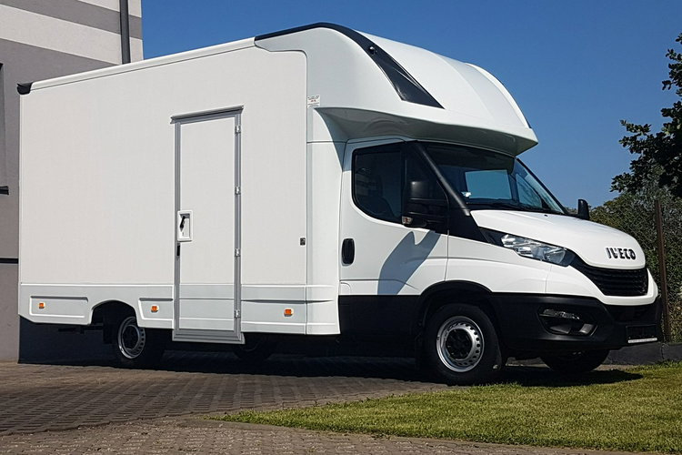 Iveco Daily KONTENER NISKOPODŁOGOWY 4.43x2.23x2.42 SKLEP BAR FOODTRUCK KAMPER AC zdjęcie 30