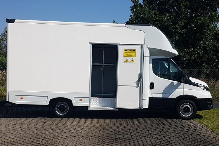 Iveco Daily KONTENER NISKOPODŁOGOWY 4.43x2.23x2.42 SKLEP BAR FOODTRUCK KAMPER AC zdjęcie 39