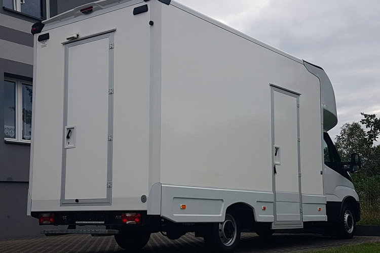 Iveco Daily KONTENER NISKOPODŁOGOWY 4.43x2.23x2.42 SKLEP BAR FOODTRUCK KAMPER AC zdjęcie 29
