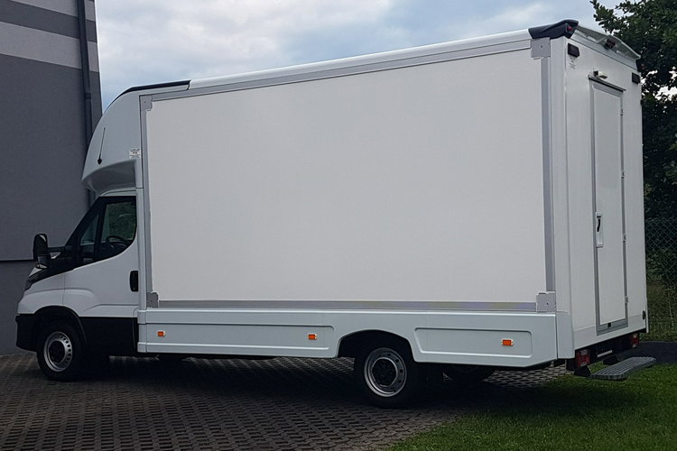 Iveco Daily KONTENER NISKOPODŁOGOWY 4.43x2.23x2.42 SKLEP BAR FOODTRUCK KAMPER AC zdjęcie 3