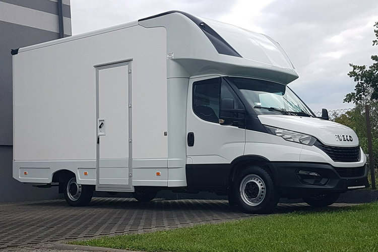 Iveco Daily KONTENER NISKOPODŁOGOWY 4.43x2.23x2.42 SKLEP BAR FOODTRUCK KAMPER AC zdjęcie 30