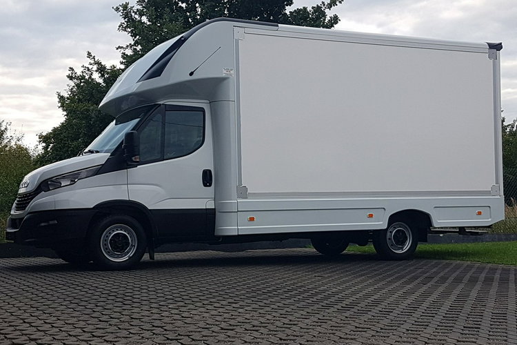 Iveco Daily KONTENER NISKOPODŁOGOWY 4.43x2.23x2.42 SKLEP BAR FOODTRUCK KAMPER AC zdjęcie 36