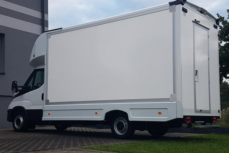 Iveco Daily KONTENER NISKOPODŁOGOWY 4.43x2.23x2.42 SKLEP BAR FOODTRUCK KAMPER AC zdjęcie 28
