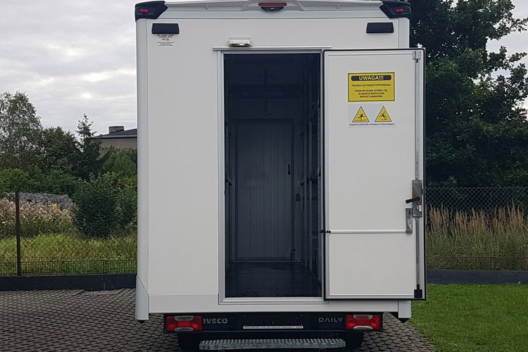 Iveco Daily KONTENER NISKOPODŁOGOWY 4.43x2.23x2.42 SKLEP BAR FOODTRUCK KAMPER AC zdjęcie 5