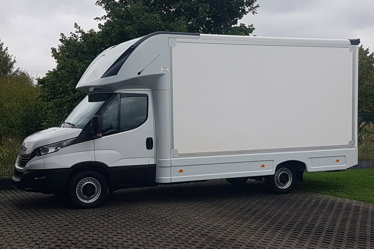 Iveco Daily KONTENER NISKOPODŁOGOWY 4.43x2.23x2.42 SKLEP BAR FOODTRUCK KAMPER AC zdjęcie 1