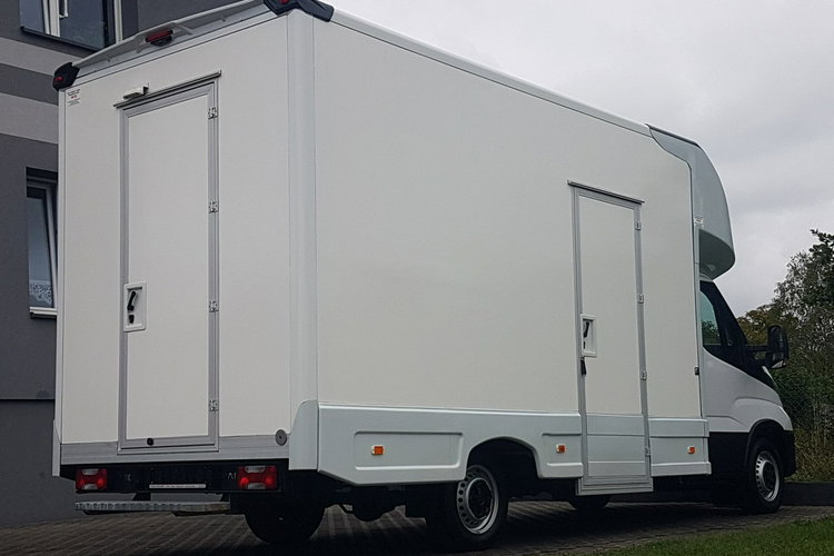 Iveco Daily KONTENER NISKOPODŁOGOWY 4.43x2.23x2.42 SKLEP BAR FOODTRUCK KAMPER AC zdjęcie 29