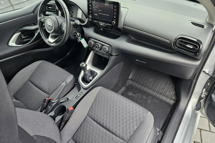 Toyota Yaris Rezerwacja zdjęcie 21