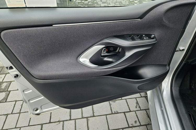 Toyota Yaris Rezerwacja zdjęcie 22