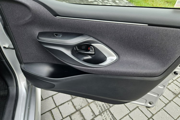 Toyota Yaris Rezerwacja zdjęcie 24