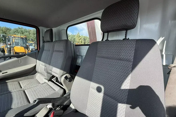 Nissan Cabstar zdjęcie 28