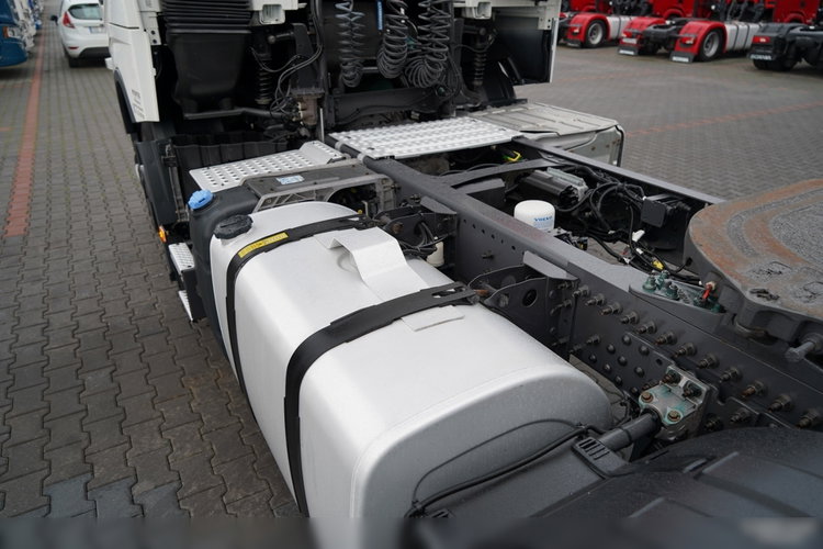 Volvo FH 500 / PEŁNY ADR / KLIMA POSTOJOWA zdjęcie 15