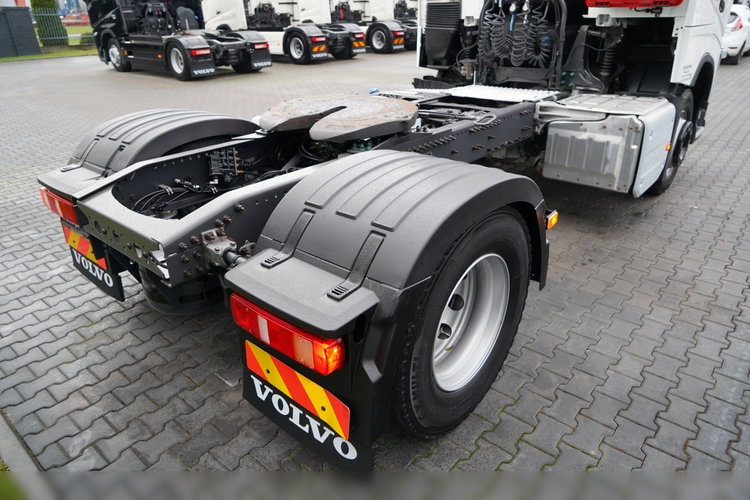 Volvo FH 500 / PEŁNY ADR / KLIMA POSTOJOWA zdjęcie 17