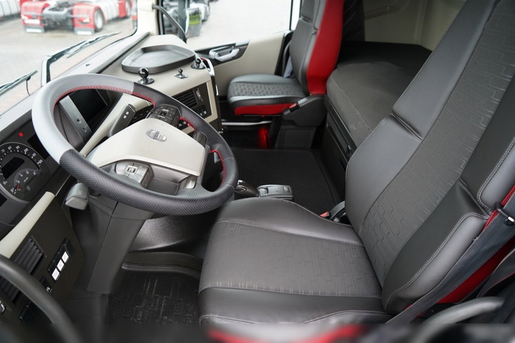 Volvo FH 500 / PEŁNY ADR / KLIMA POSTOJOWA zdjęcie 23