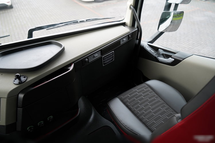 Volvo FH 500 / PEŁNY ADR / KLIMA POSTOJOWA zdjęcie 31