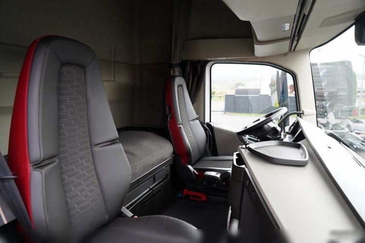 Volvo FH 500 / PEŁNY ADR / KLIMA POSTOJOWA zdjęcie 34