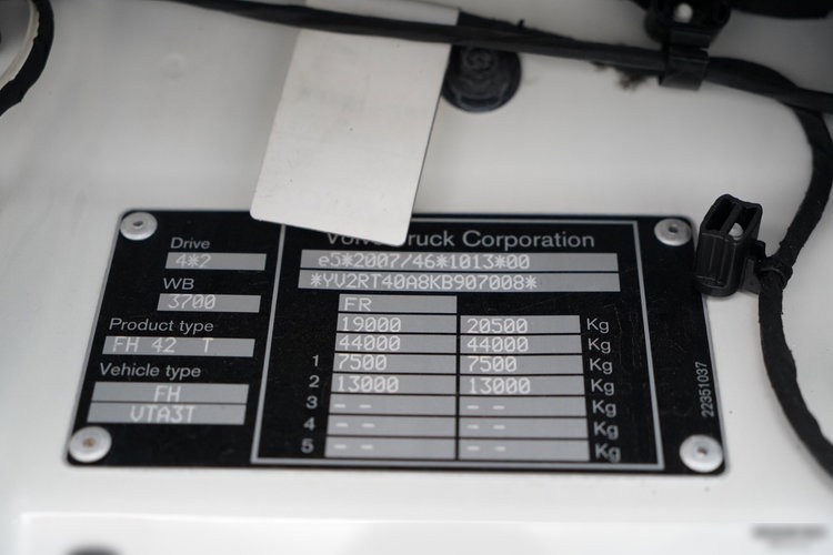 Volvo FH 500 / PEŁNY ADR / KLIMA POSTOJOWA zdjęcie 37