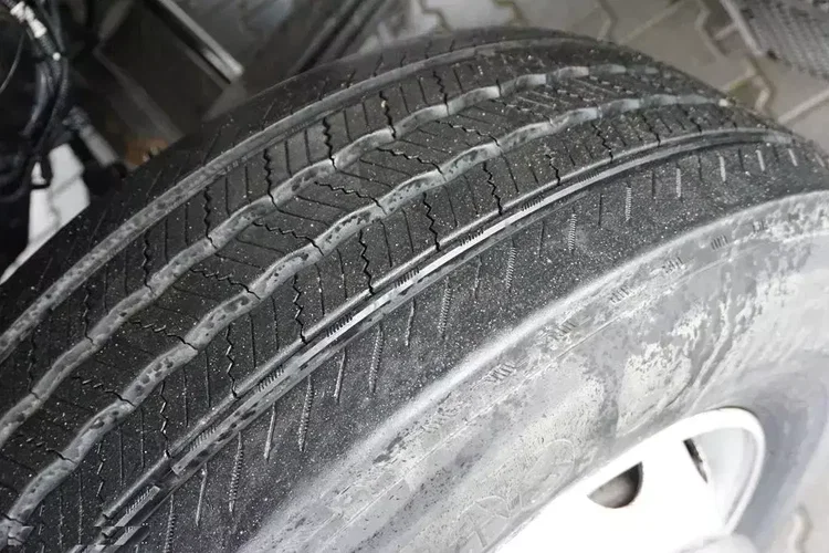 Mercedes AXOR / 2533 / 6 X 2 / E 5 / ASENIZACYJNY / OŚ SKRĘTNA zdjęcie 39