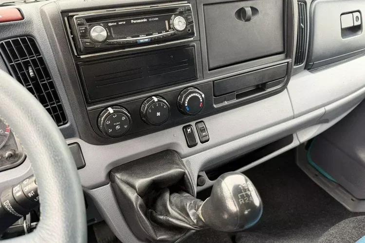 Mitsubishi Canter zdjęcie 23