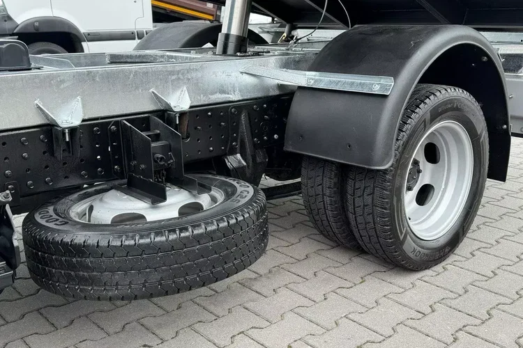 Mitsubishi Canter zdjęcie 8