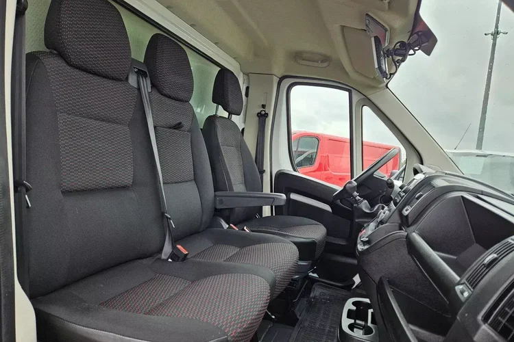 Peugeot boxer Kontener 8 ePAL 79999zł NETTO 2.2 HDi/165KM zdjęcie 30