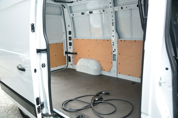Renault Master sredniak L2H2 3 osobowy lift elektryk pełna opcja ELECTRIC 57kw77ps zdjęcie 6