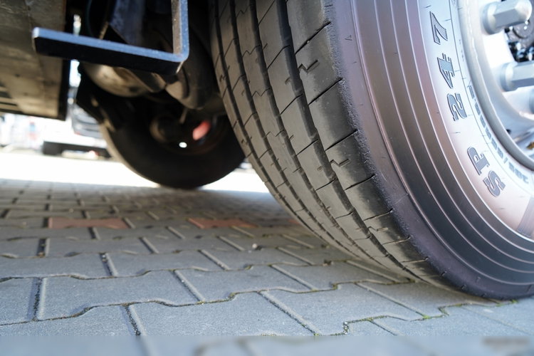 SCHMITZ / CHŁODNIA / THERMO KING SLX 300 / HAKÓWKA / OŚ PODNOSZONA / KOSZ NA PALETY zdjęcie 22