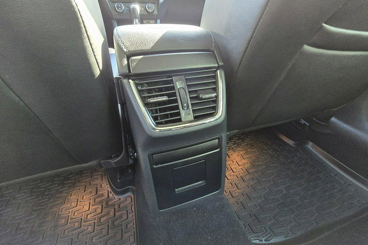 Skoda Octavia Bezwypadkowy + pełny serwis ASO + 2 klucze + 4x4 zdjęcie 18