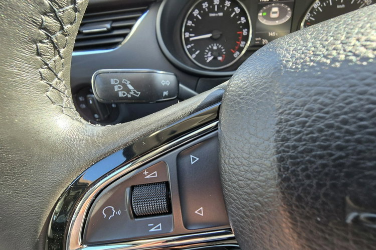 Skoda Octavia Bezwypadkowy + pełny serwis ASO + 2 klucze + 4x4 zdjęcie 23