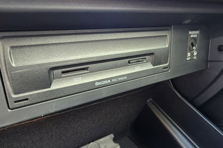 Skoda Octavia Bezwypadkowy + pełny serwis ASO + 2 klucze + 4x4 zdjęcie 30