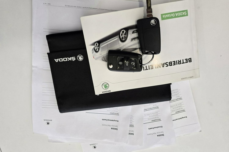 Skoda Octavia Bezwypadkowy + pełny serwis ASO + 2 klucze + 4x4 zdjęcie 32