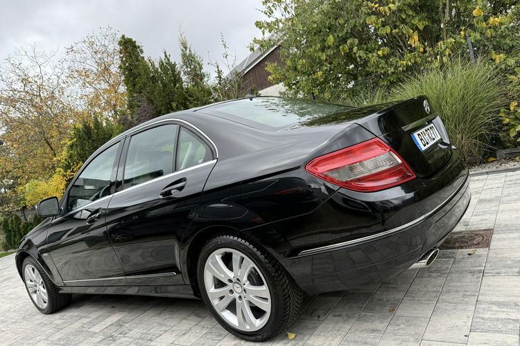 Mercedes C 180 NOWY ROZRZĄD Bardzo zadbana - 100% oryginalny przebieg zdjęcie 31