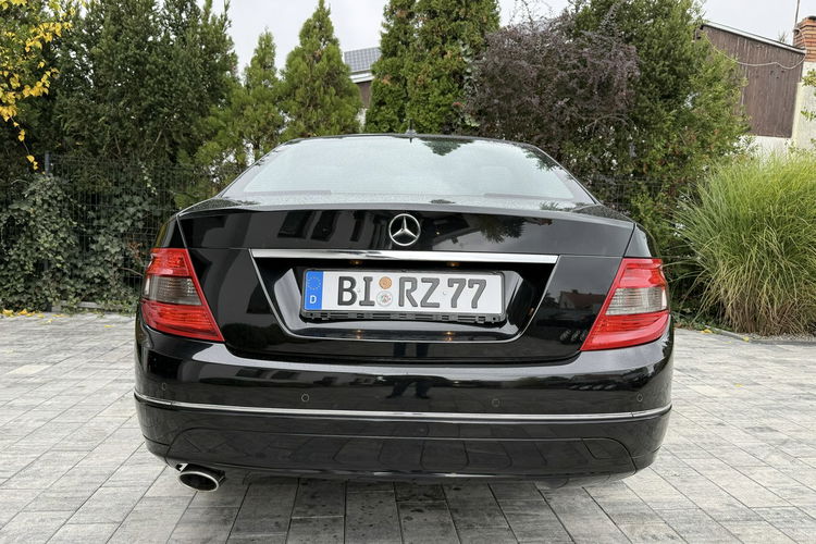 Mercedes C 180 NOWY ROZRZĄD Bardzo zadbana - 100% oryginalny przebieg zdjęcie 35